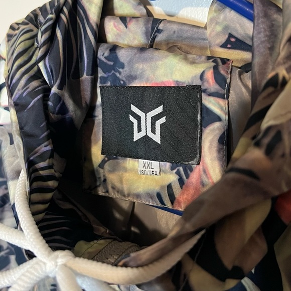 Qing Yuan Shui Windbreaker - Picture 4 of 6